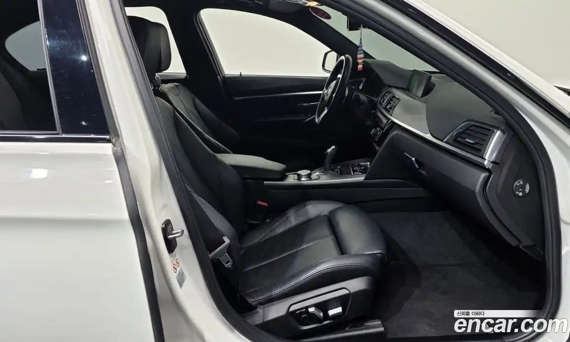 BMW 3-Series 2018 2.0 Автомат в Москве № 285386, фото 11