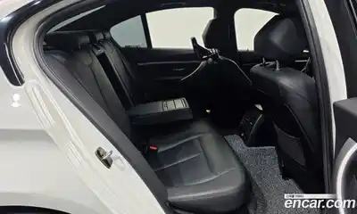 BMW 3-Series 2018 2.0 Автомат в Москве № 285386, миниатюра 12