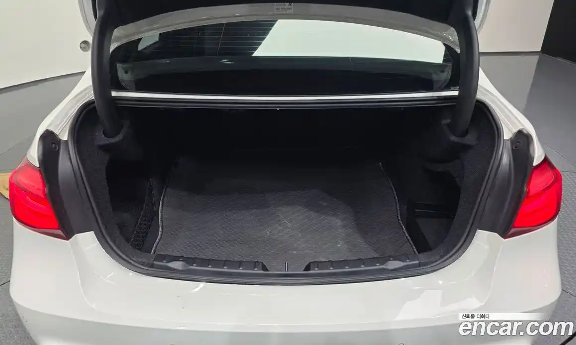 BMW 3-Series 2018 2.0 Автомат в Москве № 285386, фото 20