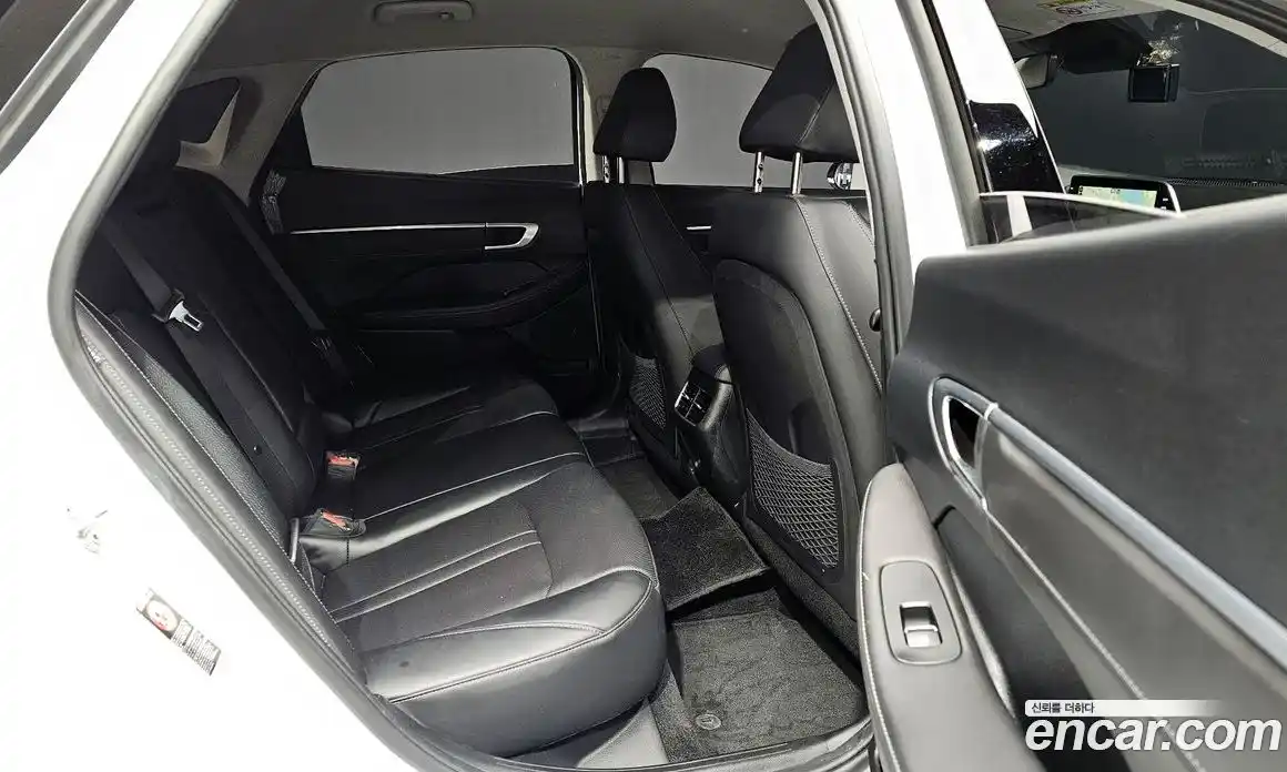 Hyundai Sonata 2023 1.6 Автомат в Москве № 2978, фото 17