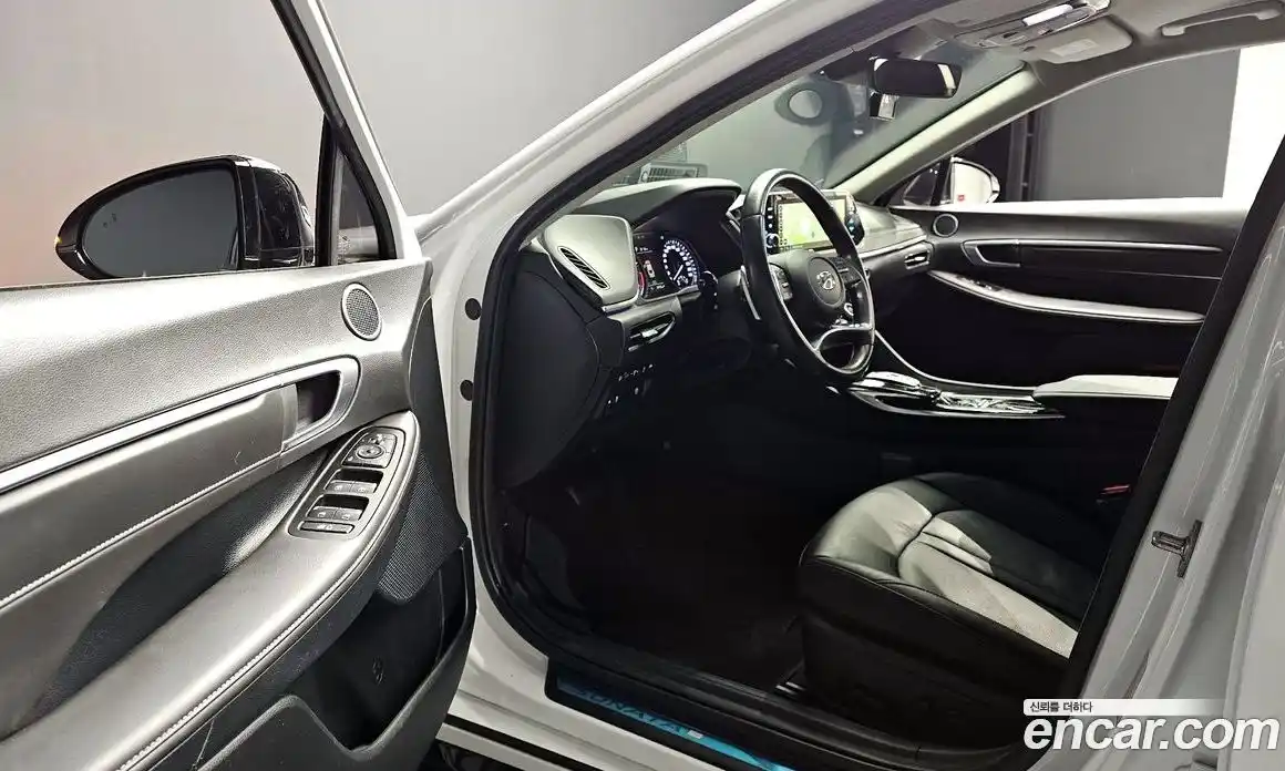 Hyundai Sonata 2023 1.6 Автомат в Москве № 2978, фото 3