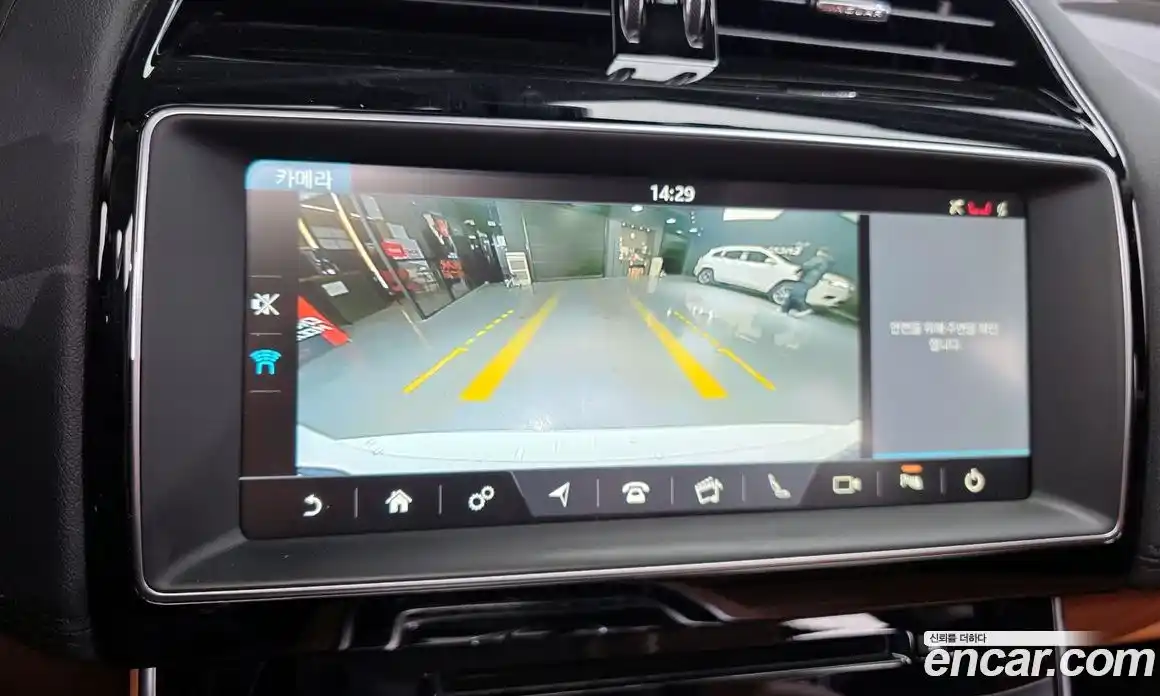 Jaguar XE 2019 2.0 Автомат в Москве № 335813, фото 6