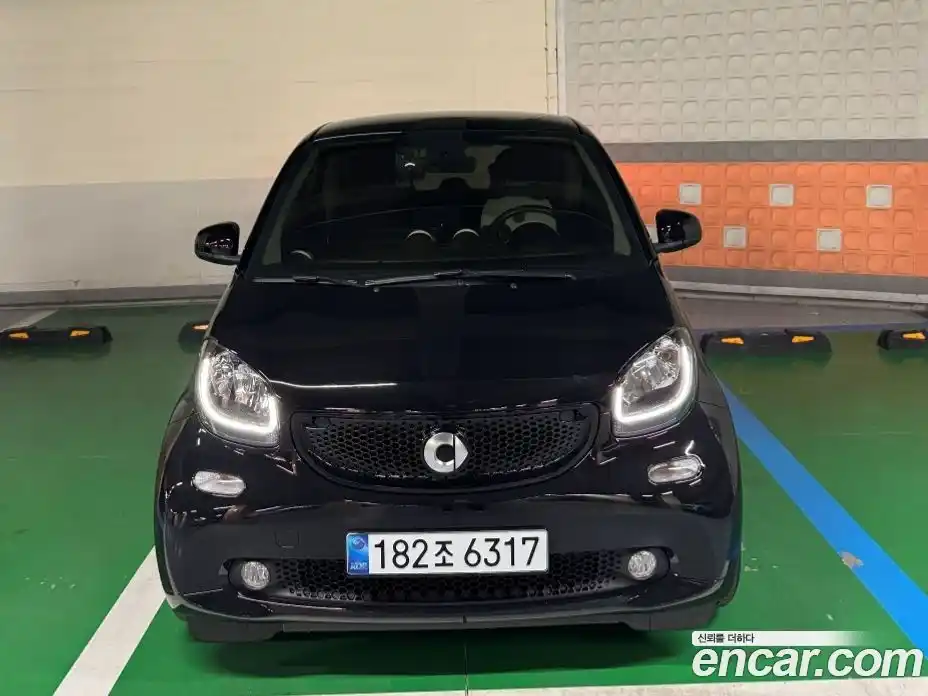 Smart Fortwo 2015 1.0 Механическая в Москве № 346180, фото 3