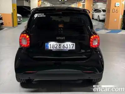 Smart Fortwo 2015 1.0 Механическая в Москве № 346180, миниатюра 4
