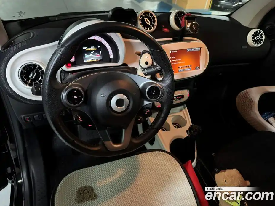 Smart Fortwo 2015 1.0 Механическая в Москве № 346180, фото 7