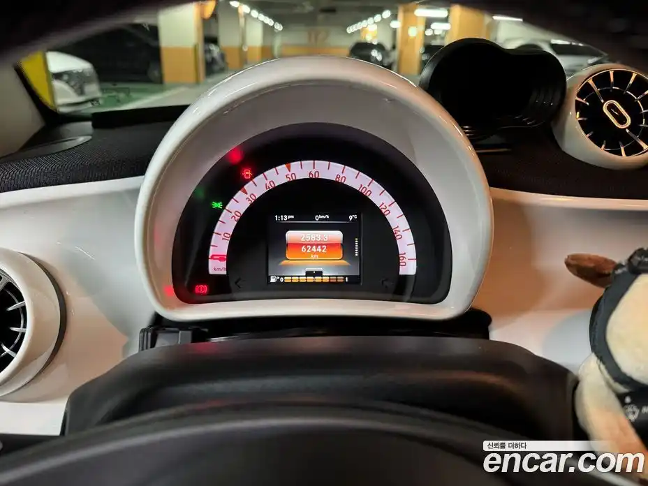 Smart Fortwo 2015 1.0 Механическая в Москве № 346180, фото 8