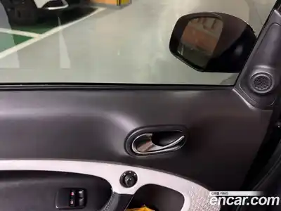 Smart Fortwo 2015 1.0 Механическая в Москве № 346180, миниатюра 9