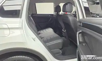 Volkswagen Tiguan 2021 2.0 Автомат в Москве № 358067, миниатюра 12