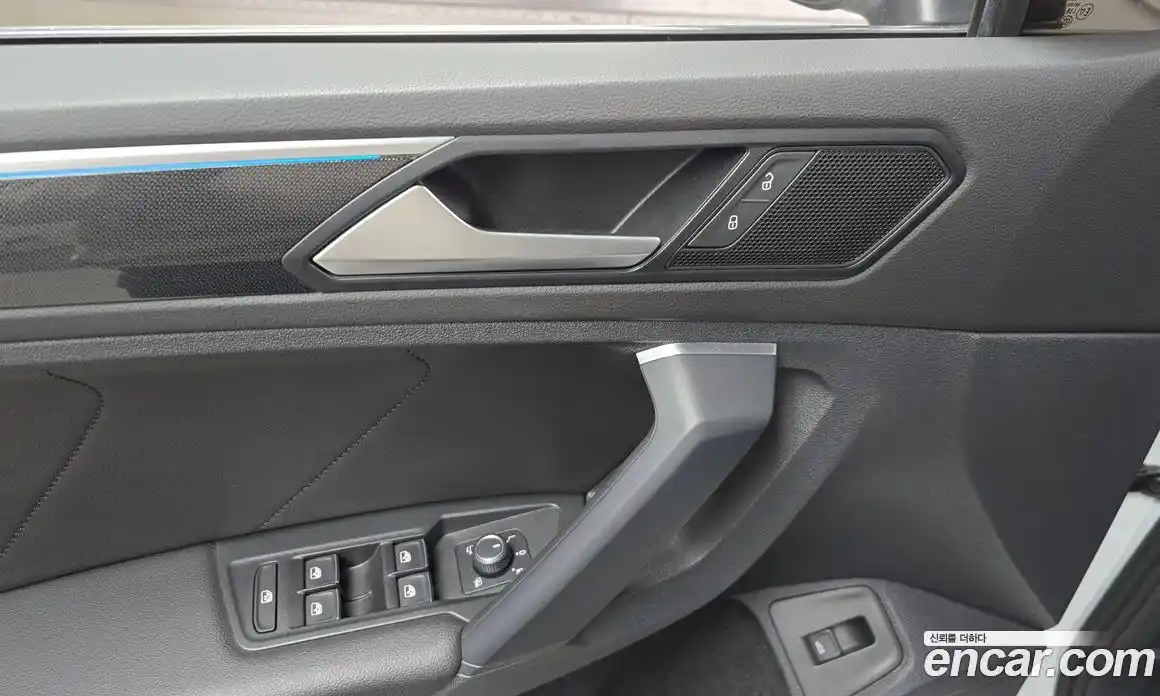 Volkswagen Tiguan 2021 2.0 Автомат в Москве № 358067, фото 18