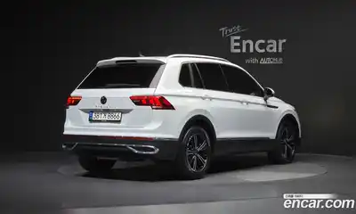 Volkswagen Tiguan 2021 2.0 Автомат в Москве № 358067, миниатюра 2