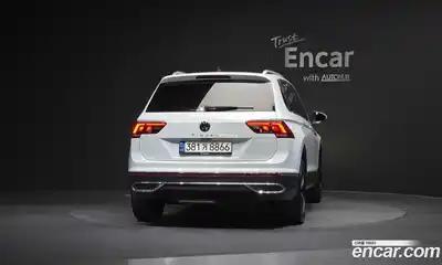 Volkswagen Tiguan 2021 2.0 Автомат в Москве № 358067, миниатюра 4