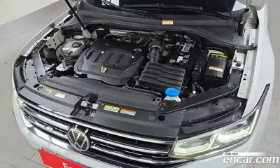Volkswagen Tiguan 2021 2.0 Автомат в Москве № 358067, миниатюра 6