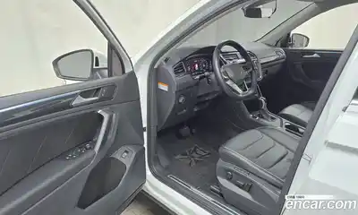 Volkswagen Tiguan 2021 2.0 Автомат в Москве № 358067, миниатюра 10