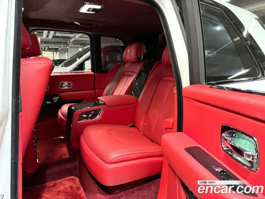 Rolls-Royce Cullinan 2023 6.7 Автомат в Москве № 368393, фото 12