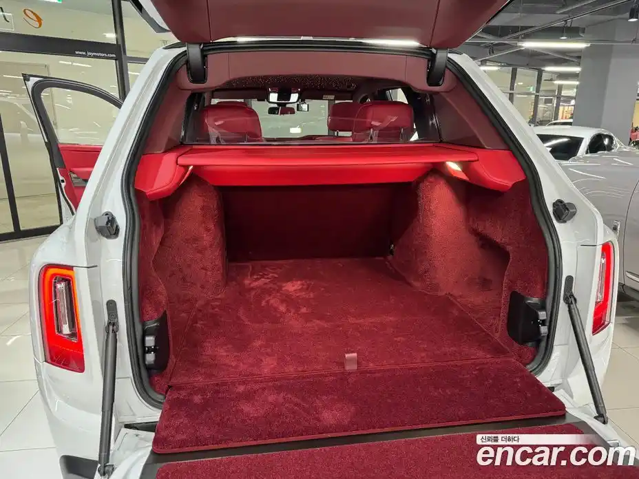 Rolls-Royce Cullinan 2023 6.7 Автомат в Москве № 368393, фото 15