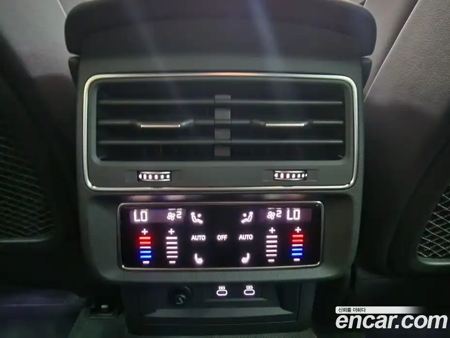 Audi Q8 2022 3.0 Автомат в Москве № 373484, фото 17