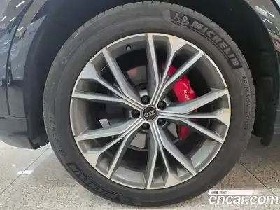 Audi Q8 2022 3.0 Автомат в Москве № 373484, миниатюра 5