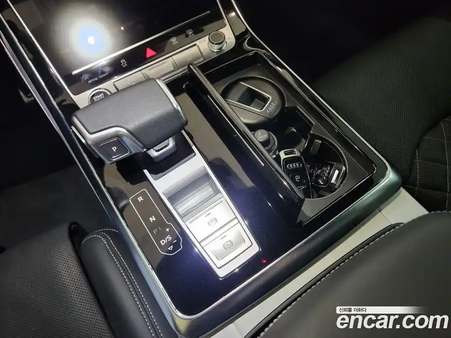 Audi Q8 2022 3.0 Автомат в Москве № 373484, фото 9