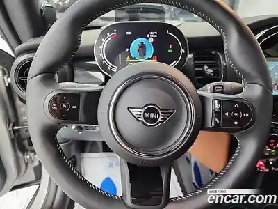 Mini Cooper Convertible 2024 2.0 Автомат в Москве № 381246, миниатюра 10