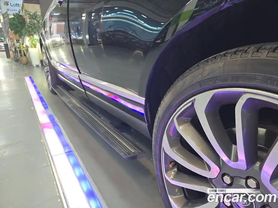 Land Rover Range-Rover 2017 5.0 Автомат в Москве № 392331, фото 12