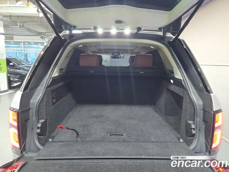 Land Rover Range-Rover 2017 5.0 Автомат в Москве № 392331, фото 20