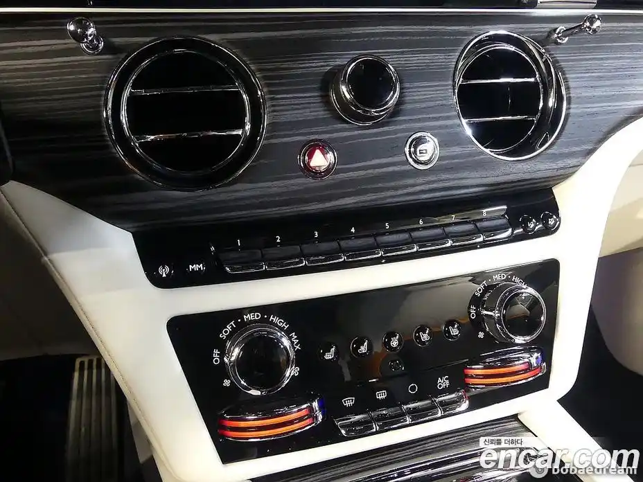 Rolls-Royce Spectre 2024 0.3 Автомат в Москве № 407316, фото 16