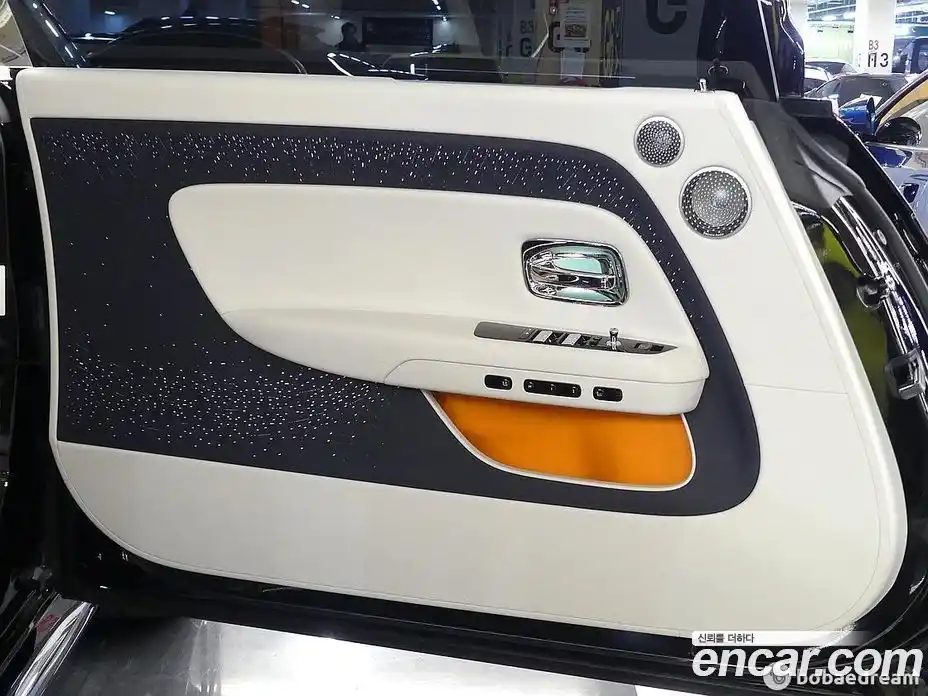 Rolls-Royce Spectre 2024 0.3 Автомат в Москве № 407316, фото 10