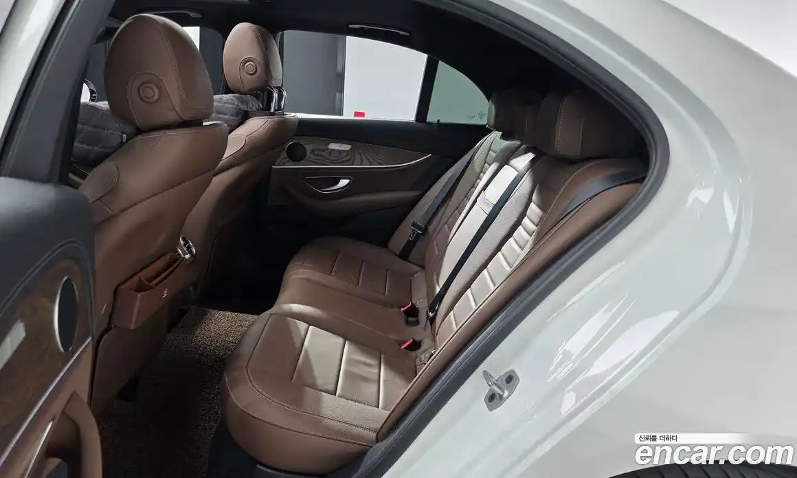 Mercedes-Benz E-Class 2022 2.0 Автомат в Москве № 409914, фото 11