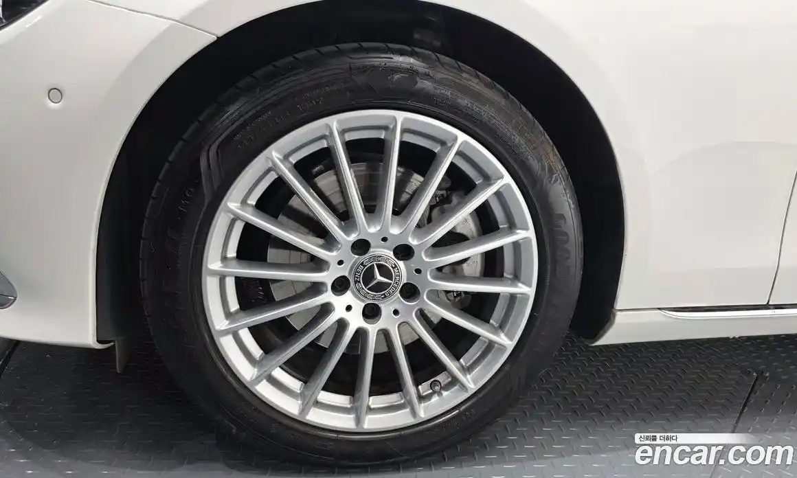 Mercedes-Benz E-Class 2022 2.0 Автомат в Москве № 409914, фото 4