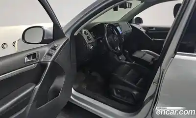 Volkswagen Tiguan 2013 2.0 Автомат в Москве № 432417, миниатюра 11