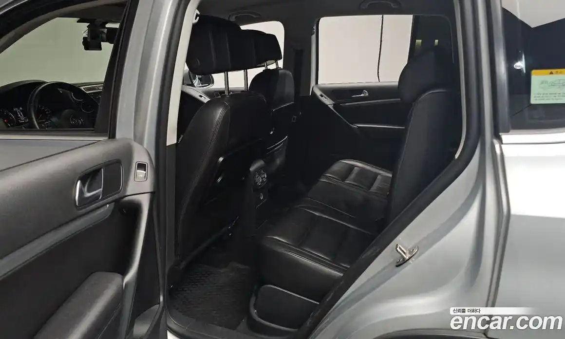 Volkswagen Tiguan 2013 2.0 Автомат в Москве № 432417, фото 12