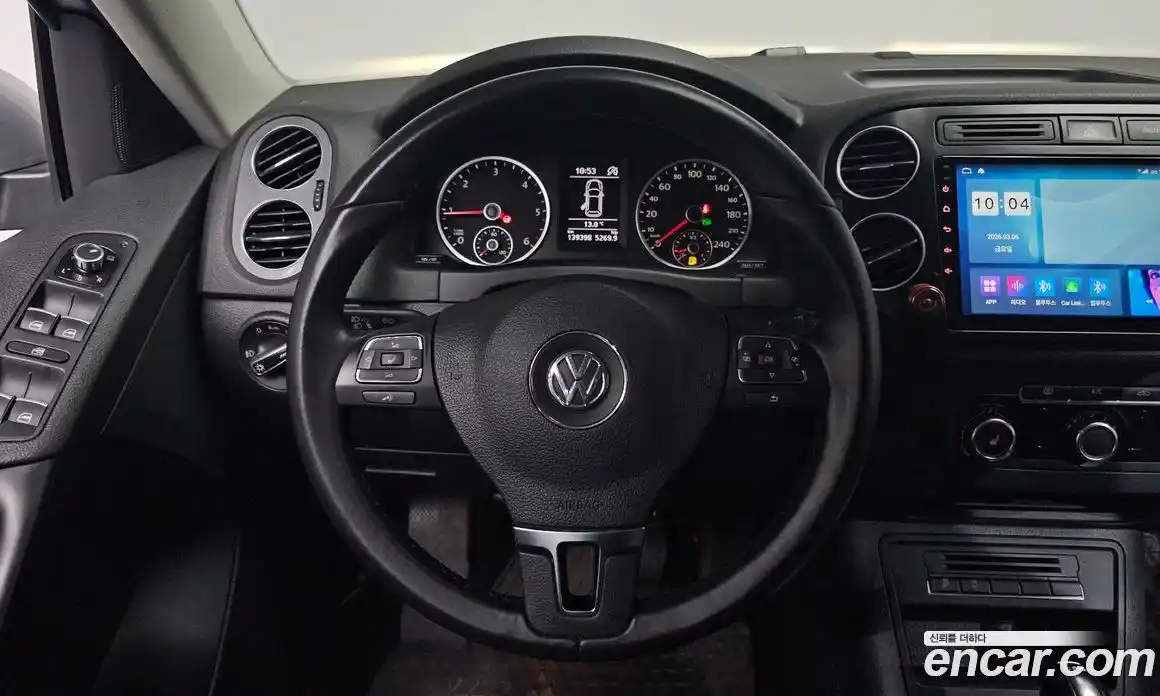 Volkswagen Tiguan 2013 2.0 Автомат в Москве № 432417, фото 13