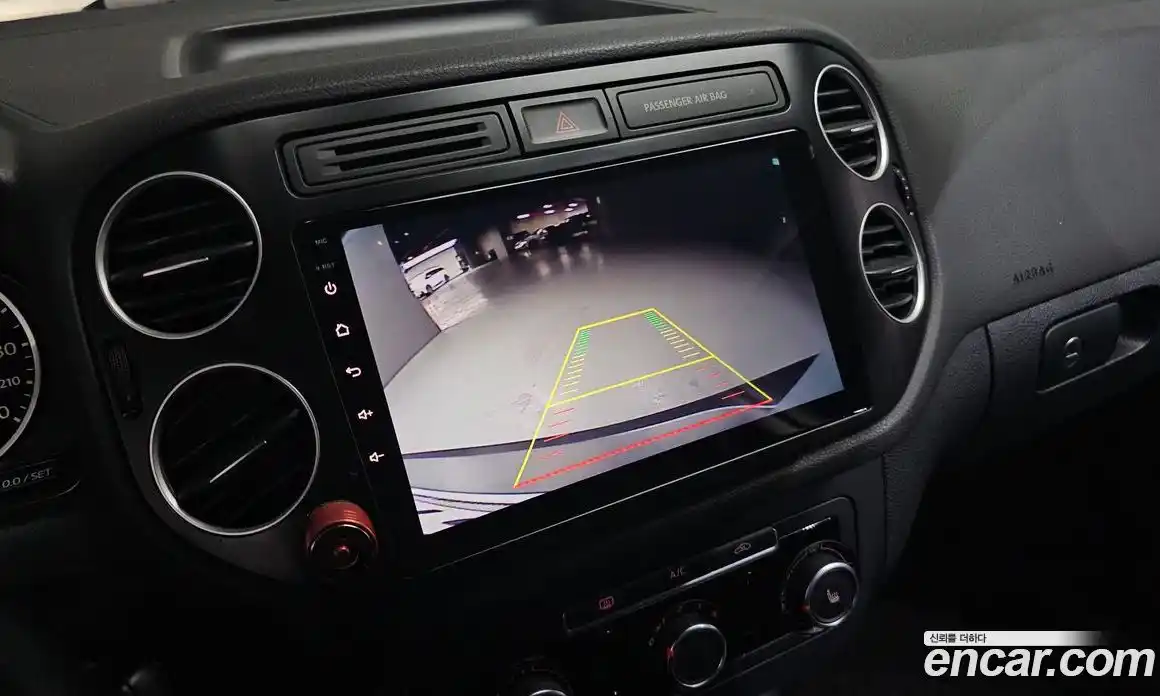 Volkswagen Tiguan 2013 2.0 Автомат в Москве № 432417, фото 14