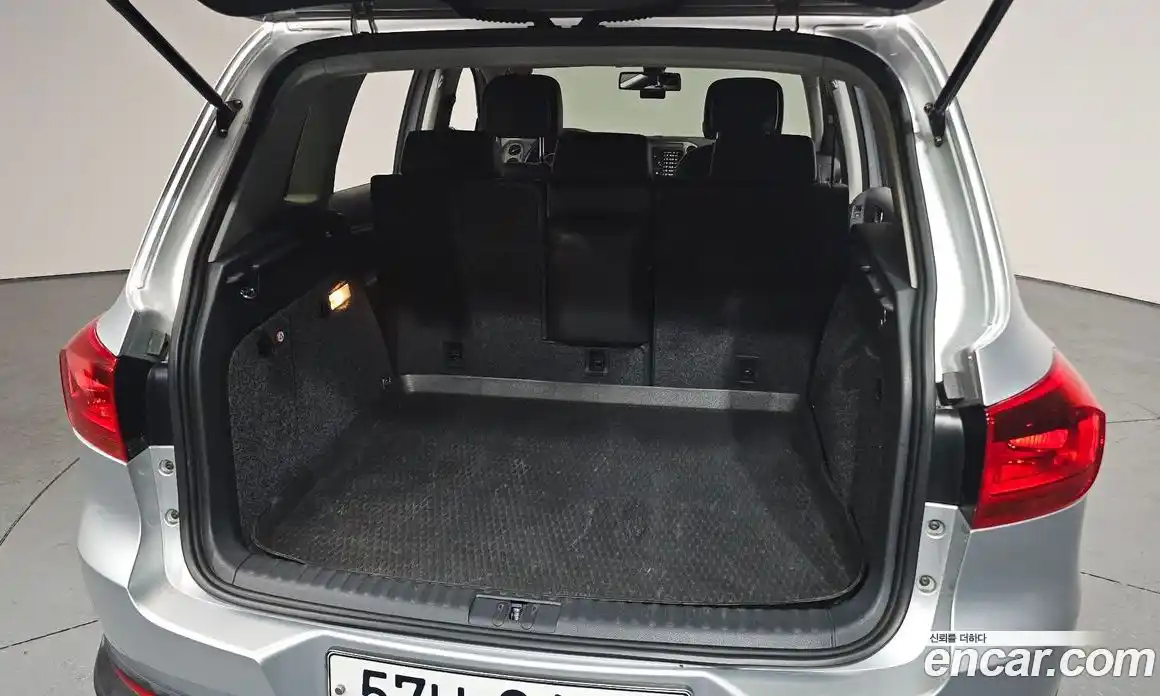 Volkswagen Tiguan 2013 2.0 Автомат в Москве № 432417, фото 20