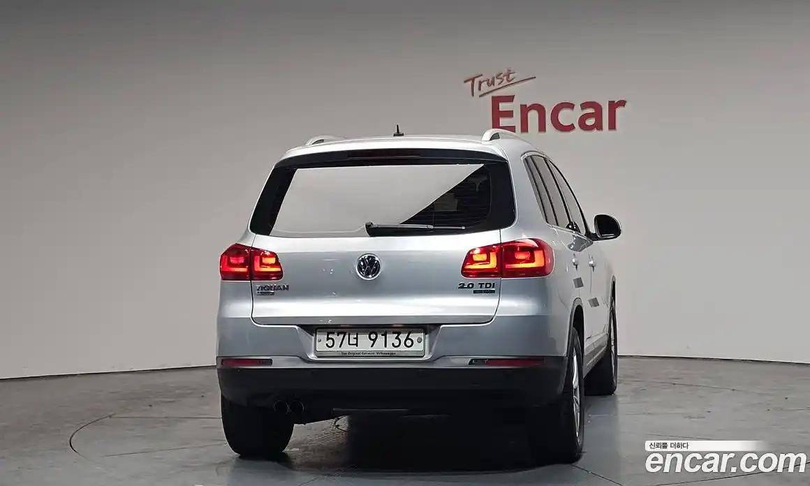 Volkswagen Tiguan 2013 2.0 Автомат в Москве № 432417, фото 4