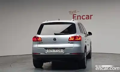 Volkswagen Tiguan 2013 2.0 Автомат в Москве № 432417, миниатюра 4