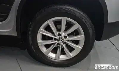 Volkswagen Tiguan 2013 2.0 Автомат в Москве № 432417, миниатюра 5