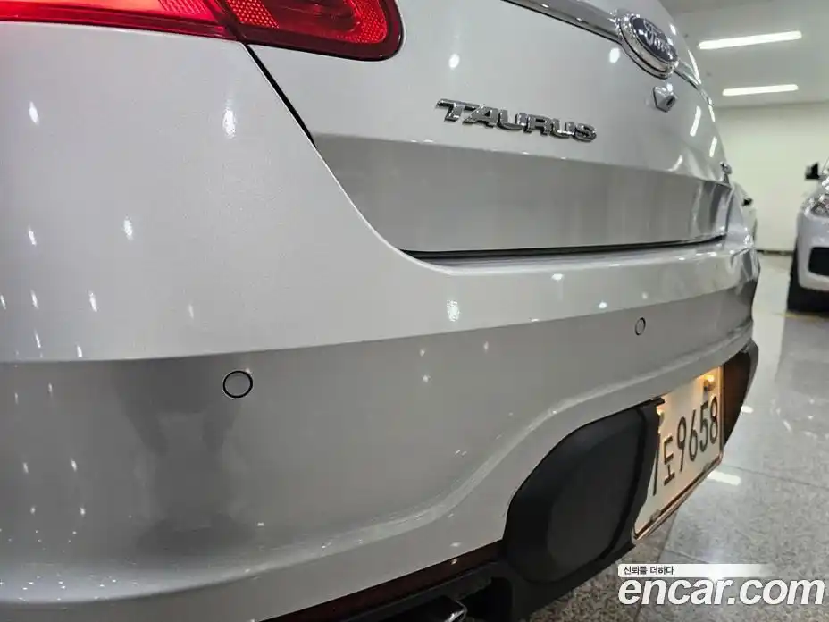 Ford Taurus 2011 3.5 Автомат в Москве № 473857, фото 16