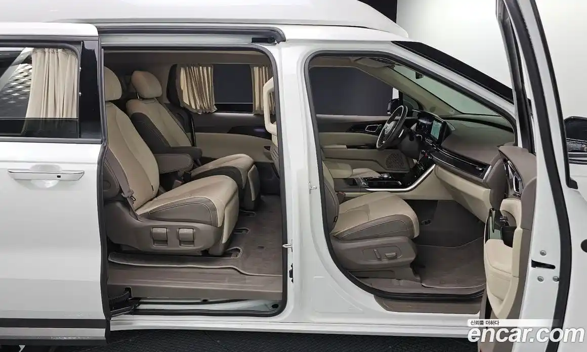 Kia Canival 2023 3.5 Автомат в Москве № 53128, фото 11