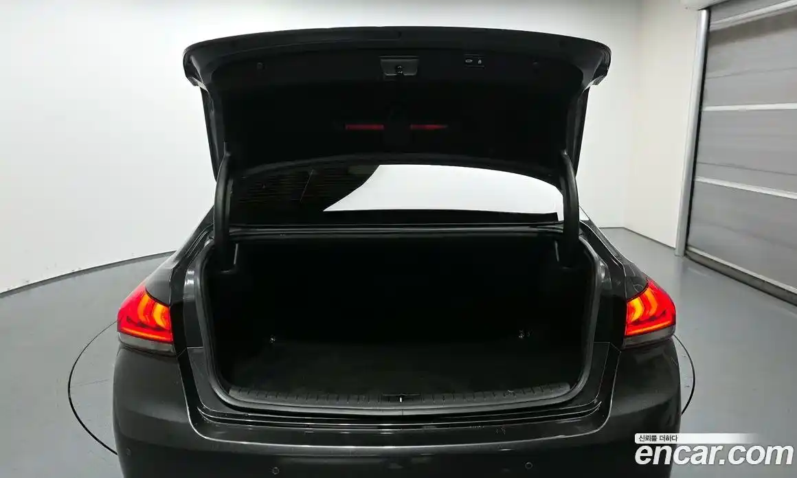 Genesis G80 2017 3.3 Автомат в Москве № 57572, фото 16