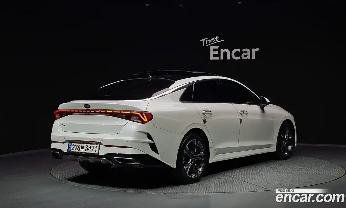 Kia K5 2020 2.0 Автомат в Москве № 100858, фото 1