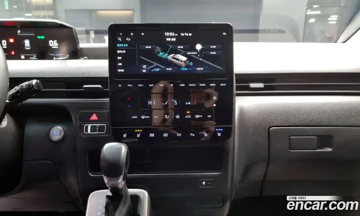 Hyundai Staria 2023 3.5 Автомат в Москве № 107807, фото 17