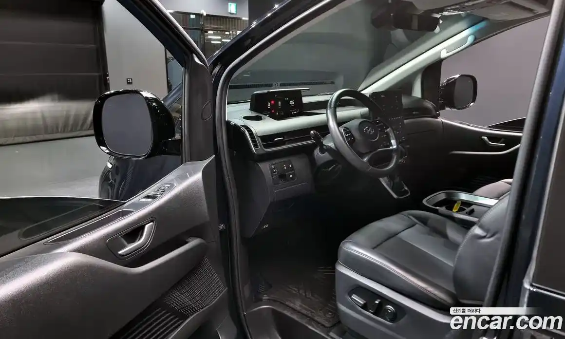 Hyundai Staria 2023 3.5 Автомат в Москве № 107807, фото 10