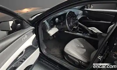 Hyundai Avante 2022 1.6 Автомат в Москве № 112384, миниатюра 11