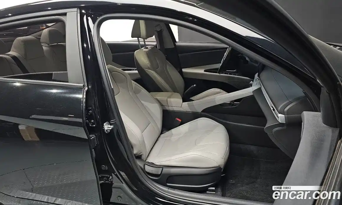 Hyundai Avante 2022 1.6 Автомат в Москве № 112384, фото 10