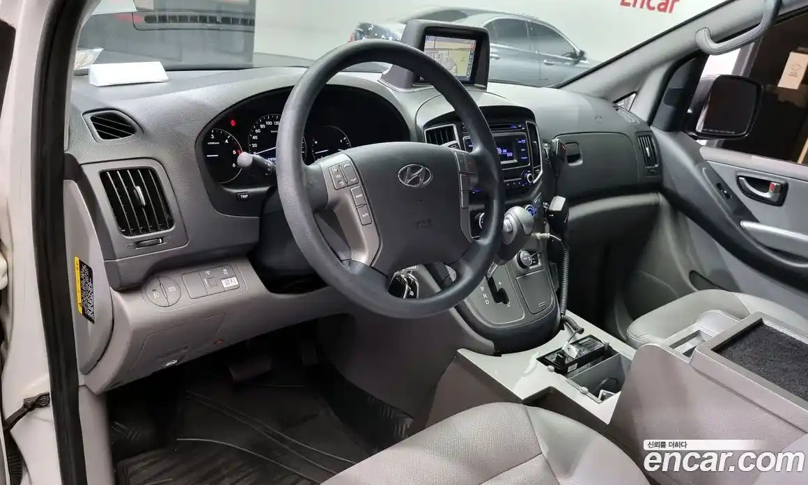 Hyundai Starex 2017 2.5 Автомат в Москве № 112387, фото 15