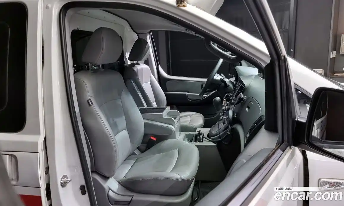 Hyundai Starex 2017 2.5 Автомат в Москве № 112387, фото 7