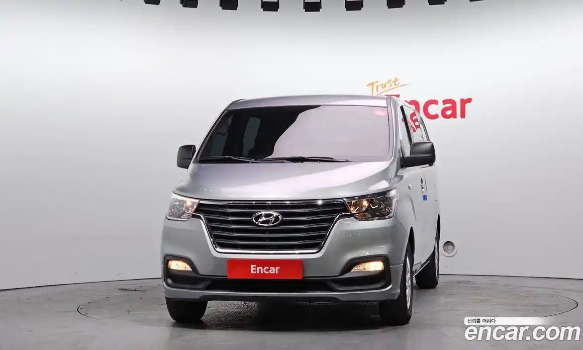 Hyundai Starex 2020 2.5 Автомат в Москве № 112400, фото 13