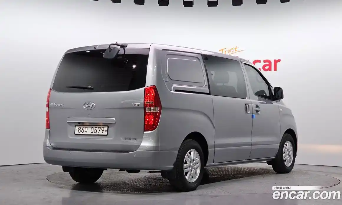 Hyundai Starex 2020 2.5 Автомат в Москве № 112400, фото 19