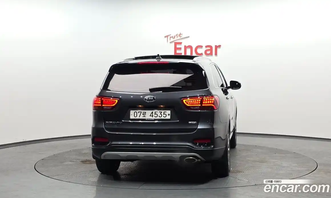 Kia Sorento 2018 2.0 Автомат в Москве № 120799, фото 14